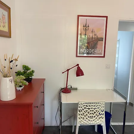 Holiday home Au Parfum Des Fleurs