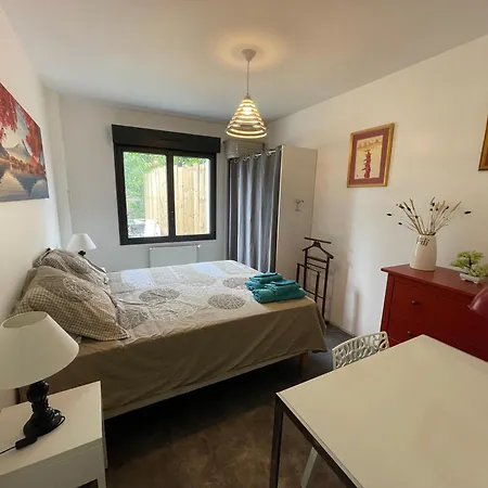 Holiday home Au Parfum Des Fleurs Saint-Medard-en-Jalles